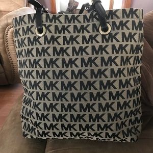 Michael Kors purse/Tote